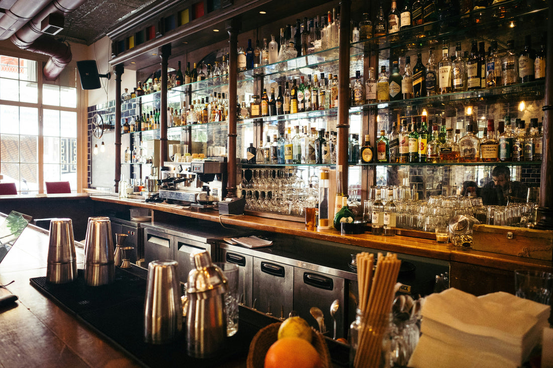 5 Cocktails That Belong on Every Hotel Bar Menu (And the Garnishes to Match)
