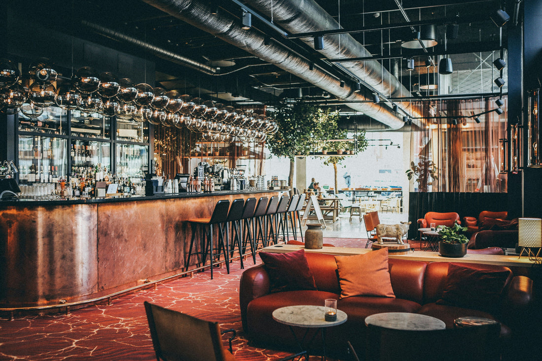 Why Hotel F&B Programs Need Dehydrated Garnishes on Their Spec Sheet